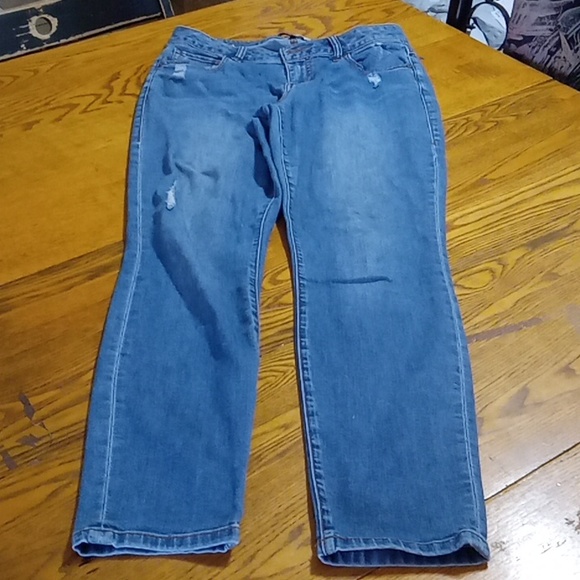 CABI Womens JEANS 10 DENIM Pants Used Preowned Faded Distressed Curvy Skinny - Picture 1 of 11